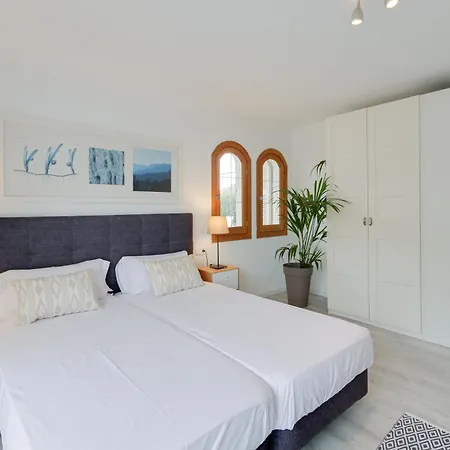 Moderne Grosse Villa, 5 Min Fusslaeufig Zum Strand,pool,klima *
