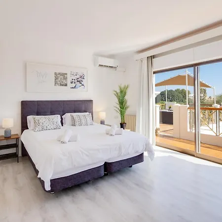 Moderne Grosse Villa, 5 Min Fusslaeufig Zum Strand,pool,klima Calas de Mallorca