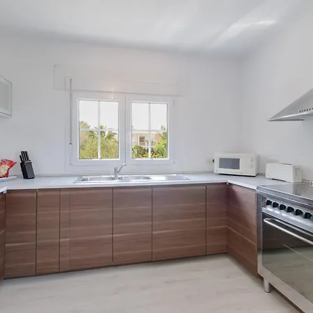 Moderne Grosse Villa, 5 Min Fusslaeufig Zum Strand,pool,klima * Calas de Mallorca