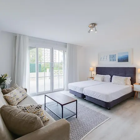 Apartment Moderne Grosse Villa, 5 Min Fusslaeufig Zum Strand,pool,klima *