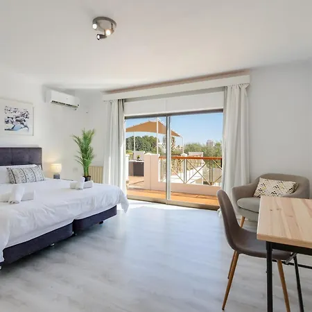 Moderne Grosse Villa, 5 Min Fusslaeufig Zum Strand,pool,klima Apartment Calas de Mallorca